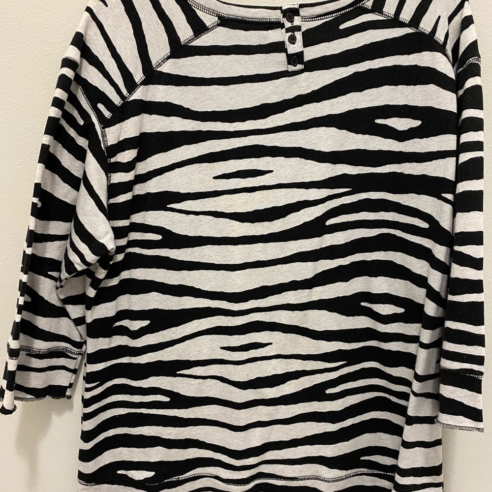Sejour 1xl black and white striped long sleeve. Great fit - Picture 6 of 10